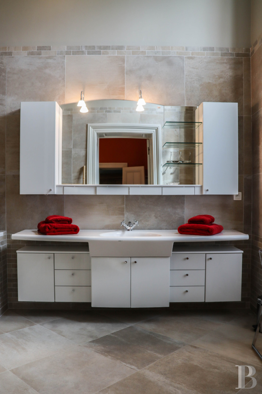 A chateau-fortress with a one hundred hectare estate in the county of Namur, to the south of Brussels in Belgium - photo  n°26